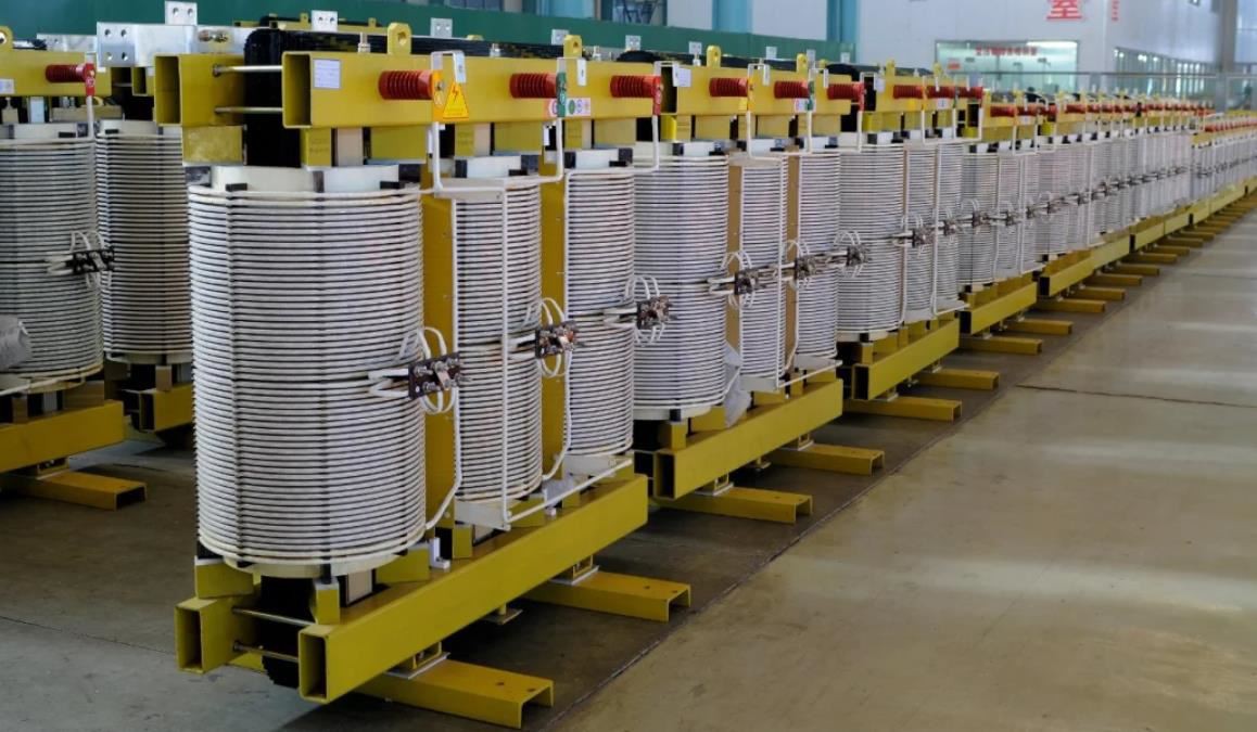 محولات من النوع الجاف المشبع بضغط الفراغ (VPI)